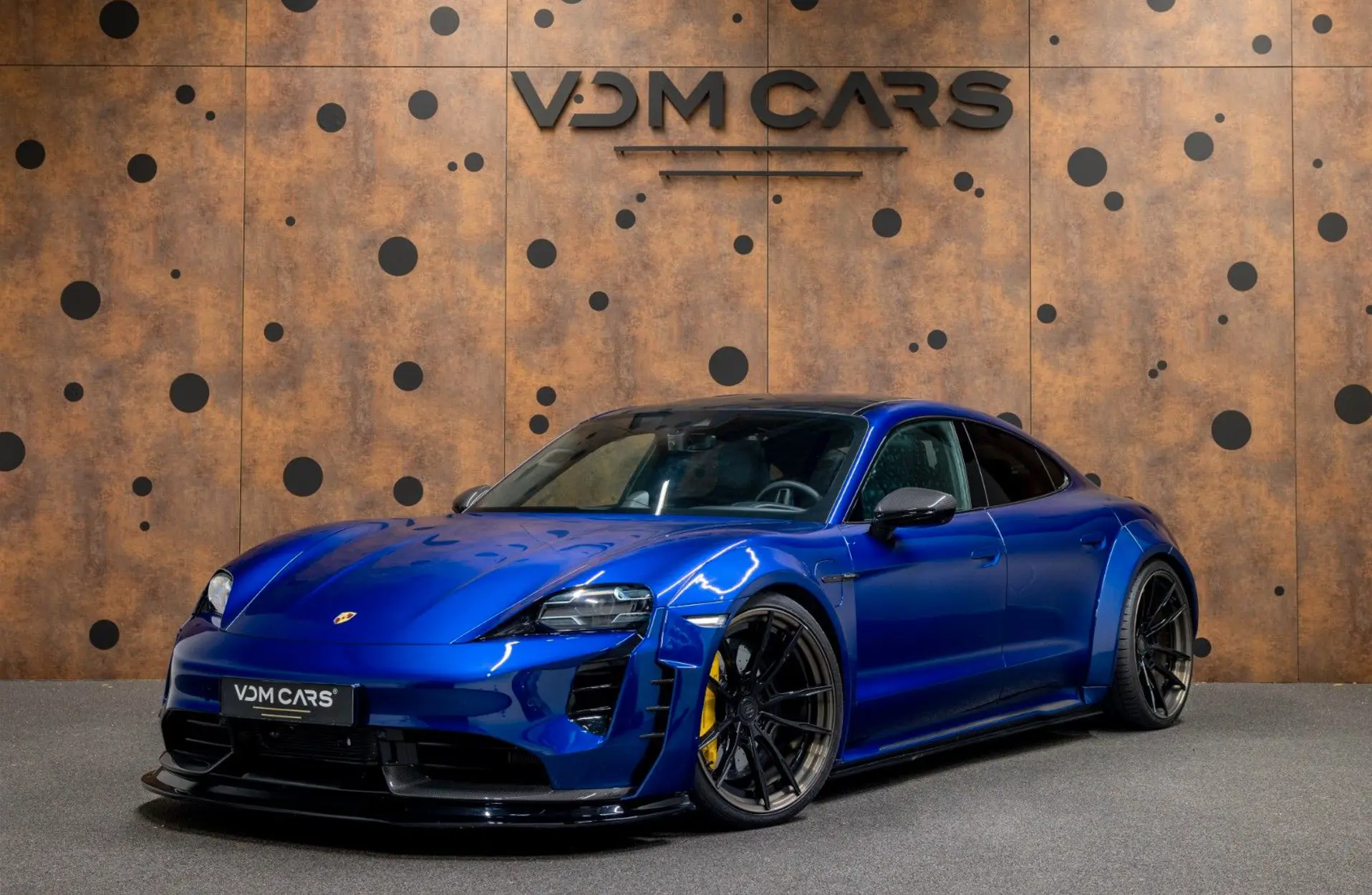 Porsche - Taycan - 122023