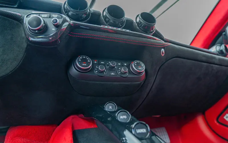 Ferrari F12 Berlinetta * ALCANTARA * CUSTOM * CARBON *  - 137311