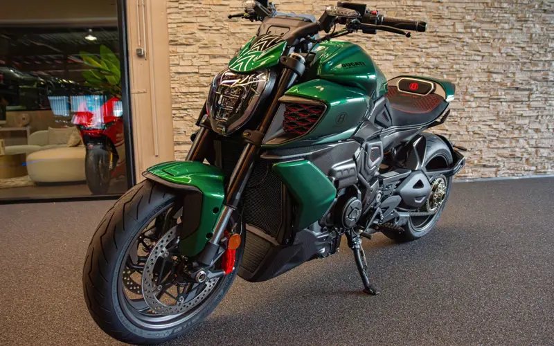Ducati Diavel Bentley V4 * 1 OF 500 * LIMITED ED *  - 105487
