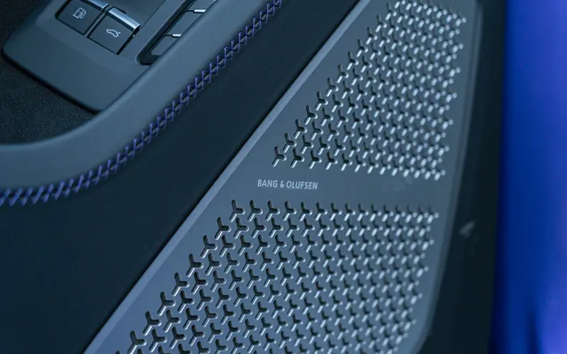 Lamborghini Urus SE * AD PERSONAM * VIOLA HONGKONG * MASSAGE * VOLL - 135988