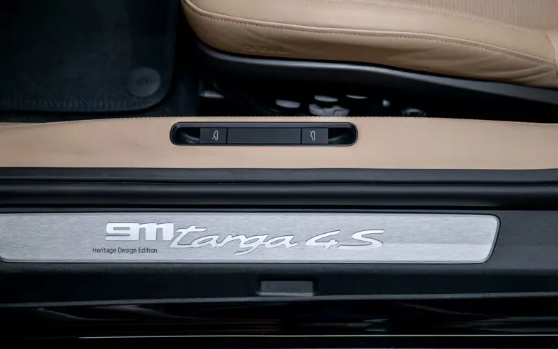 Porsche 911 Targa 4S Heritage Edition * 1 OF 992 * DESIGN *  - 174349