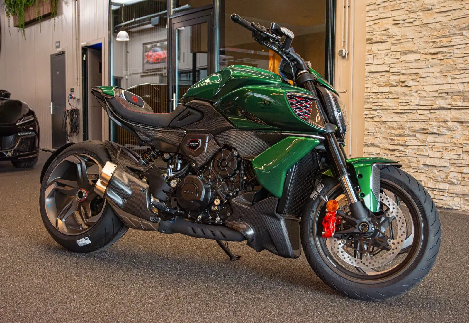 Ducati Diavel Bentley V4 * 1 OF 500 * LIMITED ED *  - 105466