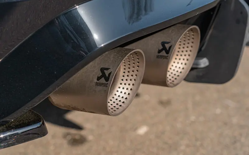 Volkswagen Golf VIII R * PERFORMANCE * AKRA * PANO * HUD * MAXTON * VO - 133486