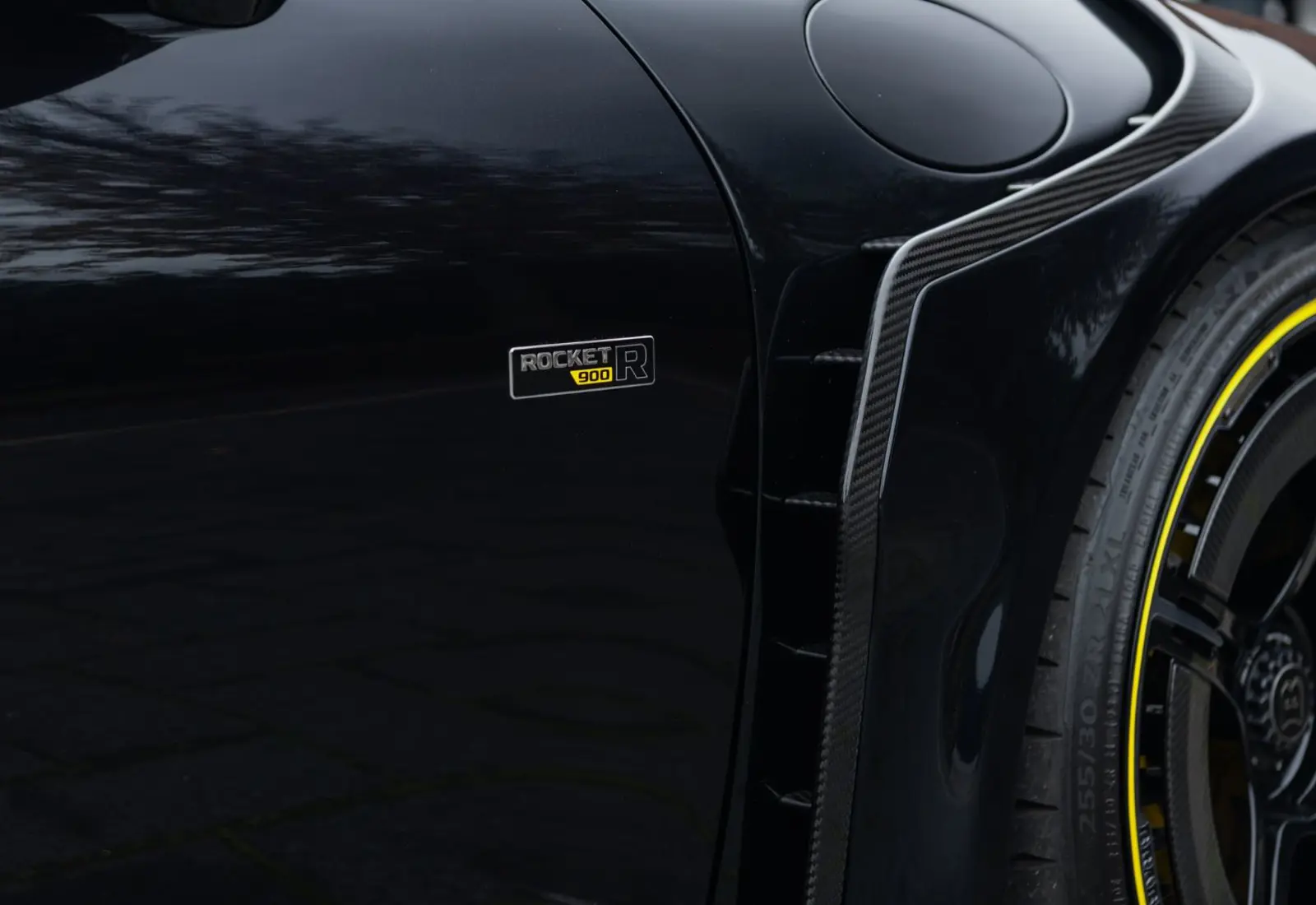 Porsche 911 BRABUS ROCKET R * 1 OF 25 * 900HP * CARBON * LIFT *  - 135083