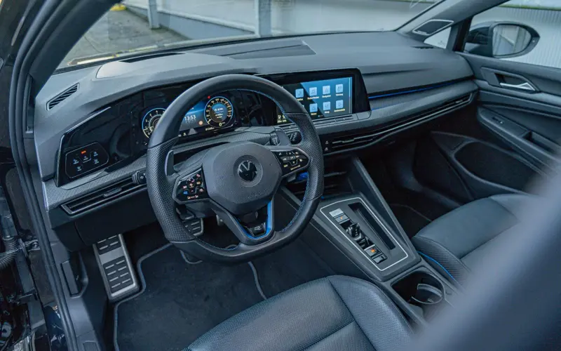 Volkswagen Golf VIII R * PERFORMANCE * AKRA * PANO * HUD * MAXTON * VO - 133469