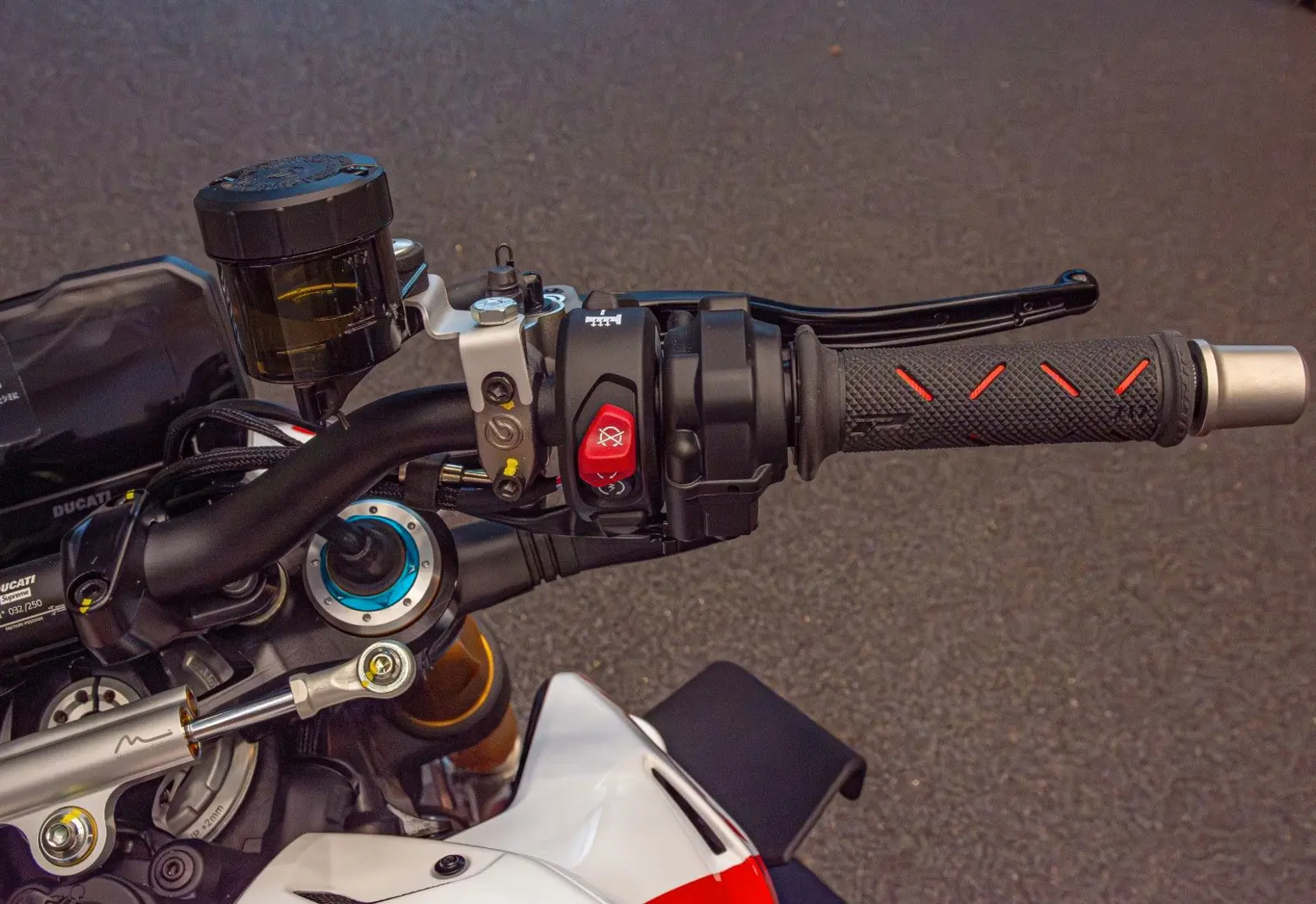Ducati Streetfighter V4 Supreme. * 1 OF 250 LIMITED ED - 105563