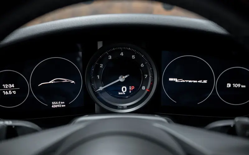 Porsche 992 Carrera 4S * 18-WEG * H.ACHSLENKUNG * SITZBELÜFT *  - 138501