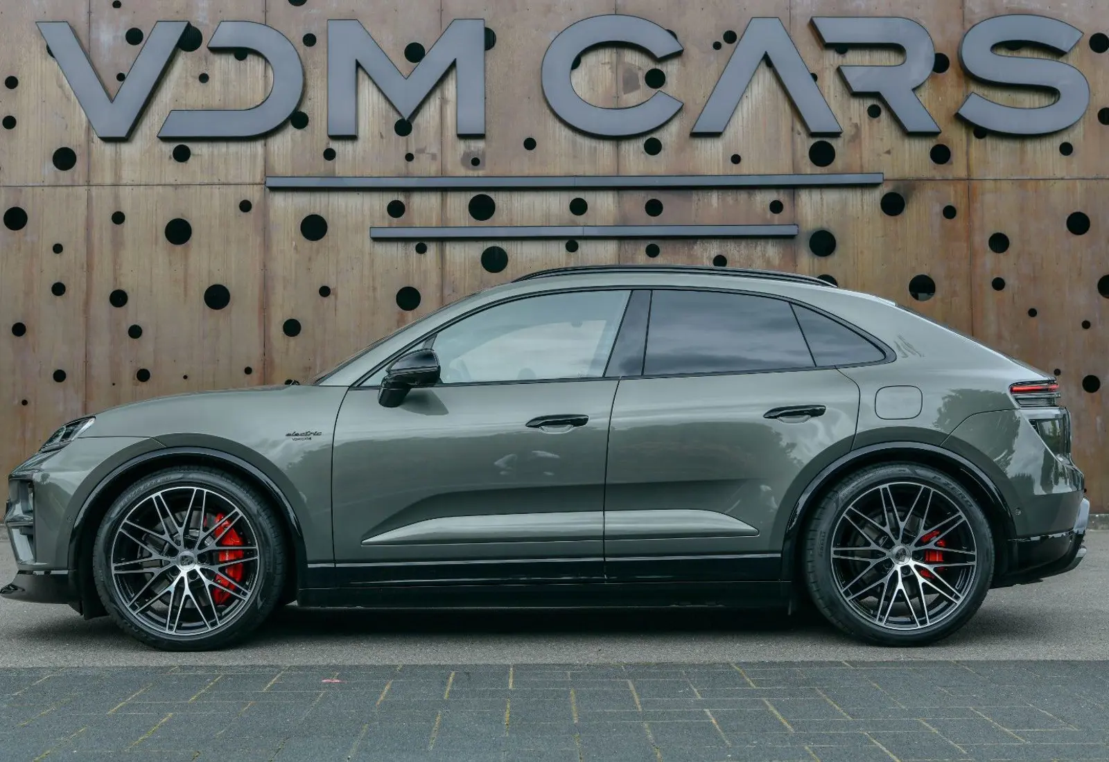 Porsche Macan Turbo Electric * INNO * P.DISPLAY * H.LENK * PANO - 115164
