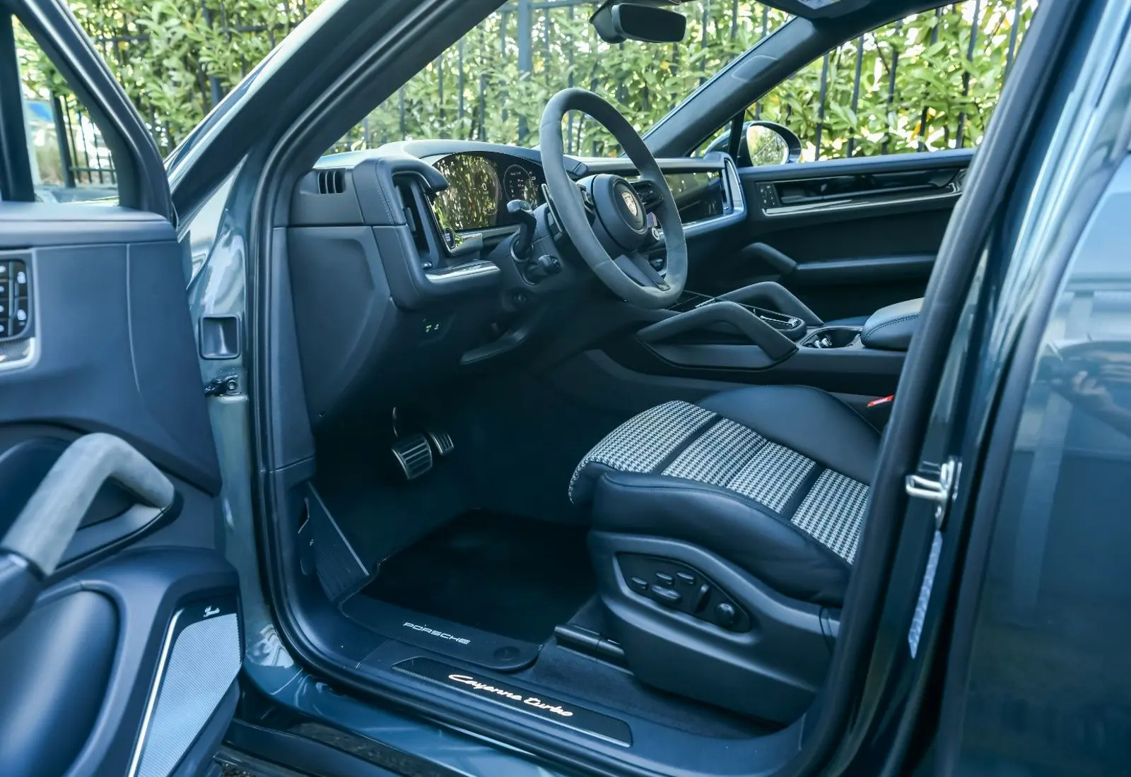 Porsche Cayenne Coupe Turbo E-Hybrid * PTS * CARBON * 18-WEG *  - 115803