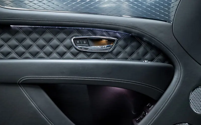 Bentley Bentayga 3.0 Hybrid 4WD * FIRST EDITION * NAIM *  - 135346