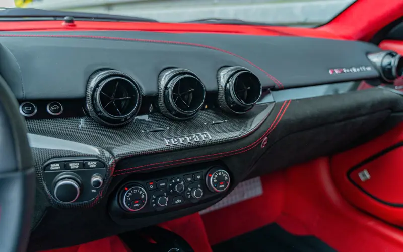 Ferrari F12 Berlinetta * ALCANTARA * CUSTOM * CARBON *  - 137310