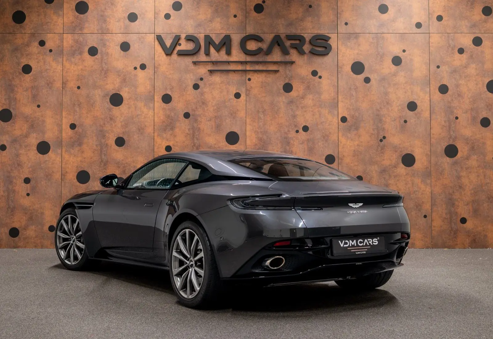 Aston Martin DB11 4.0 V8 * 9.564 km * INSPEKTION NEU * B&amp;O * 360 *  - 168052