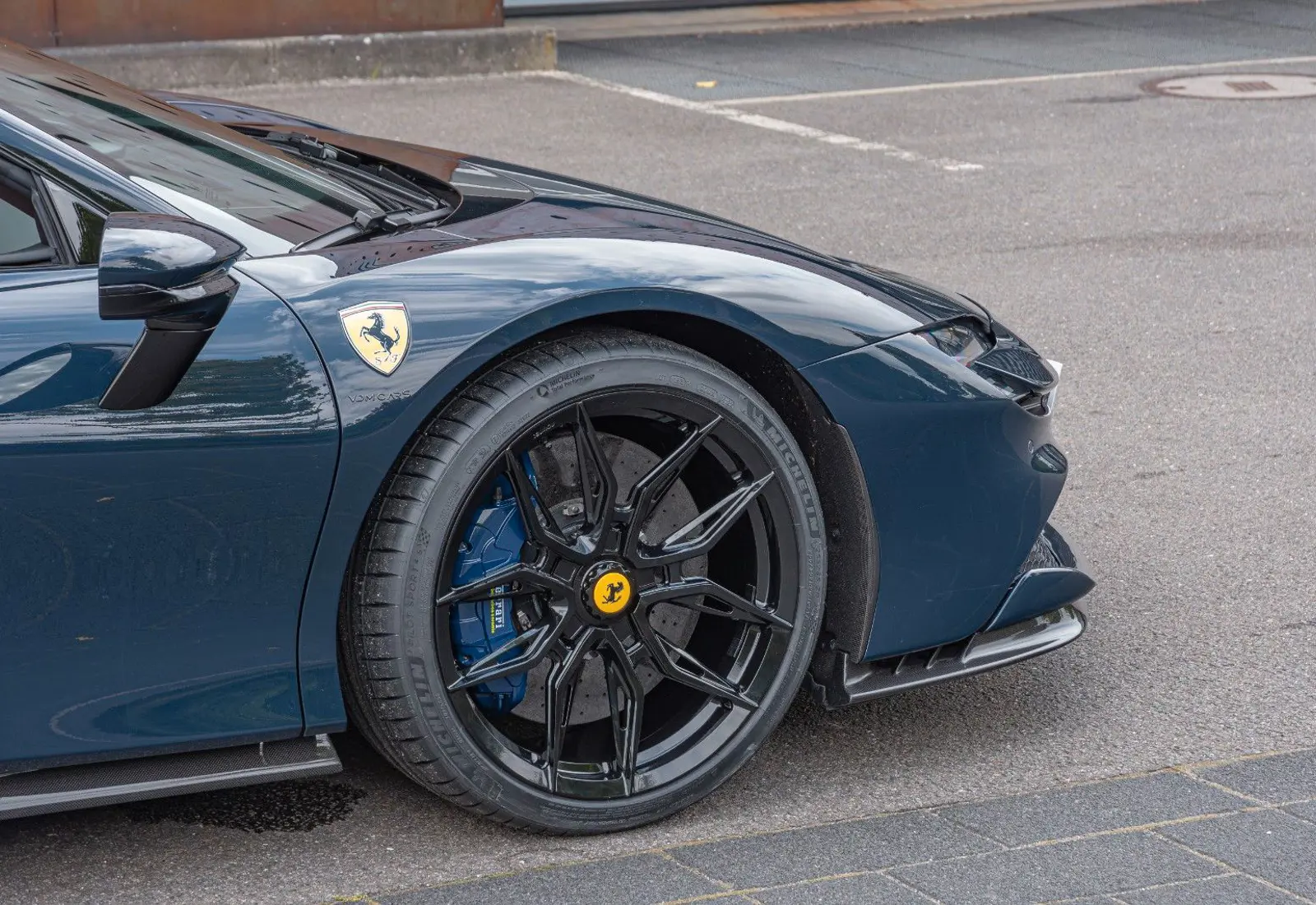 Ferrari SF90 Spider * CARBON(12x) * CARPLAY * LIFT * TWO-TONE *  - 110926
