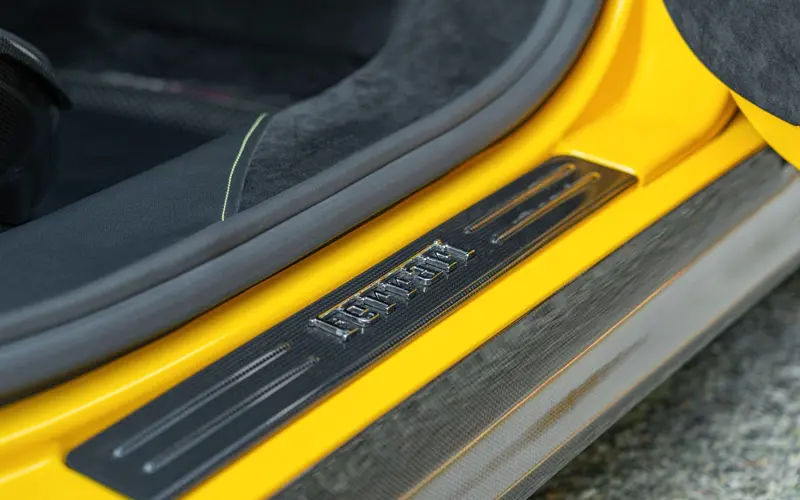 Ferrari SF90 Stradale * ATELIER * GIALLO TRIPLO * CARBON * TAILO - 138995