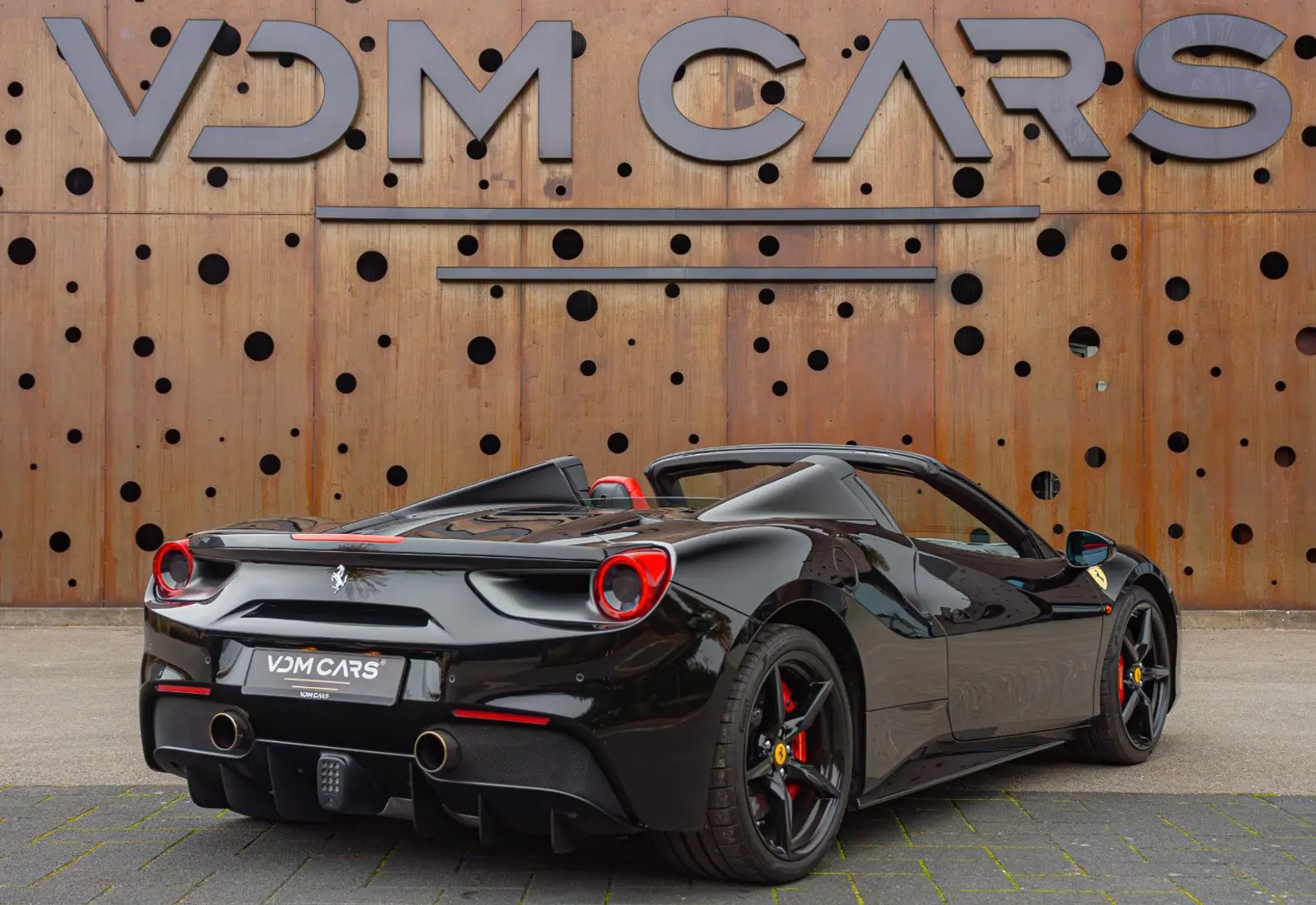 Ferrari 488 Spider * NEW SERVICE * NEW POWER * CAMERA * LEATHER - 105383