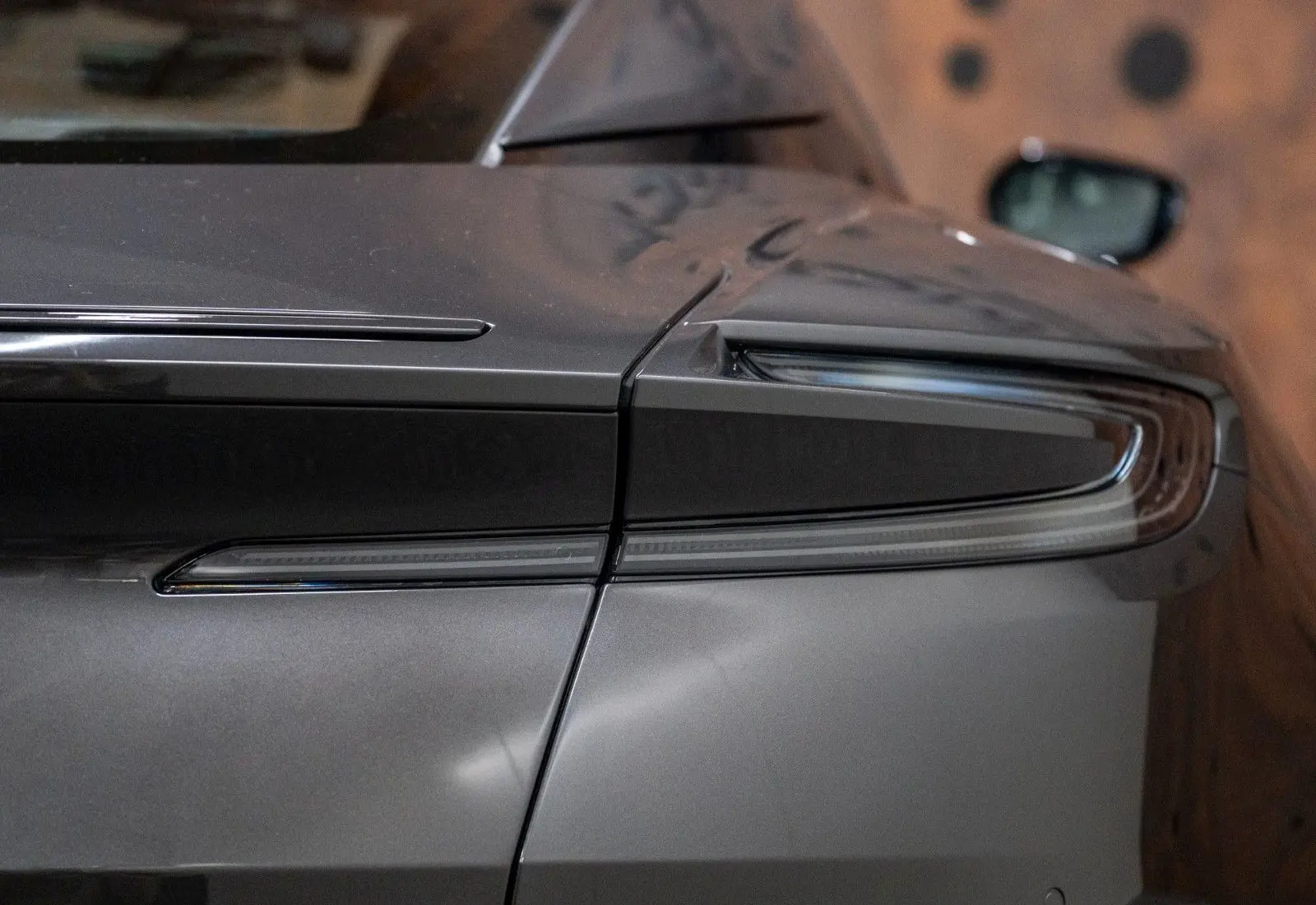 Aston Martin DB11 4.0 V8 * 9.564 km * INSPEKTION NEU * B&amp;O * 360 *  - 168062