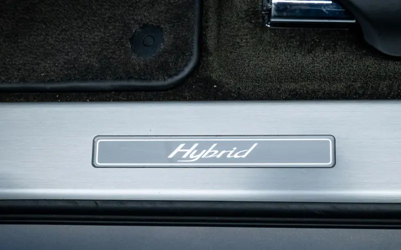 Bentley Bentayga 3.0 Hybrid 4WD * FIRST EDITION * NAIM *  - 135344