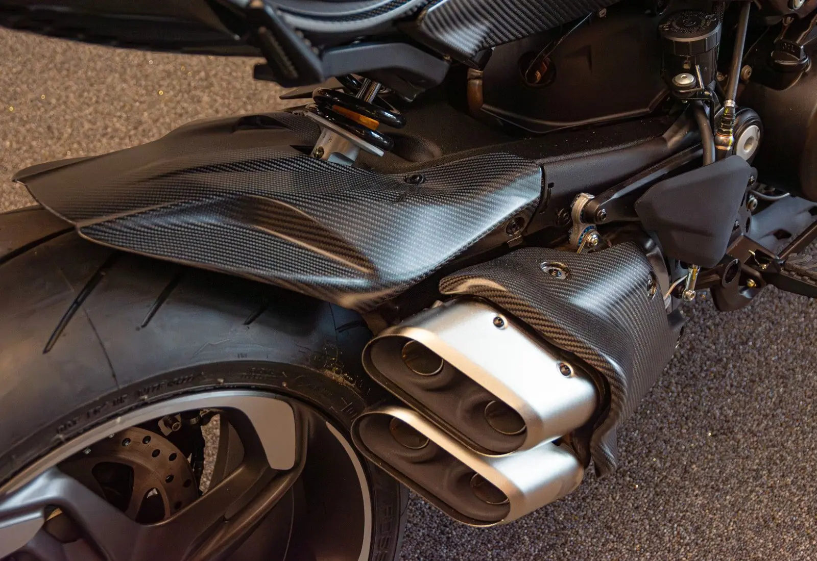 Ducati Diavel Bentley V4 * 1 OF 500 * LIMITED ED *  - 105474