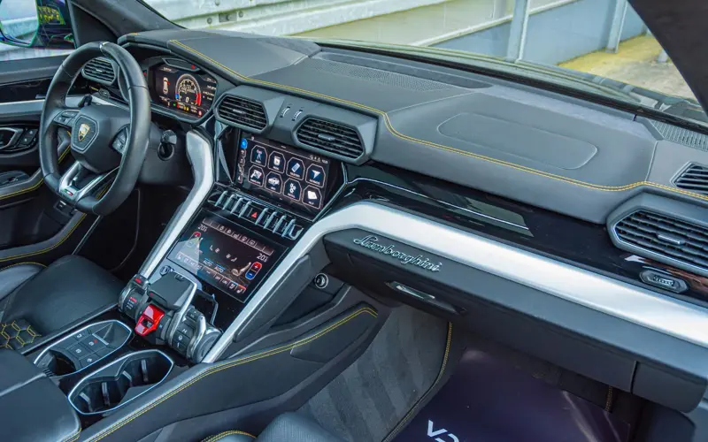 Lamborghini Urus 4.0 V8 * MASSAGE * ADAS * STYLE PACK * URBAN - 106982
