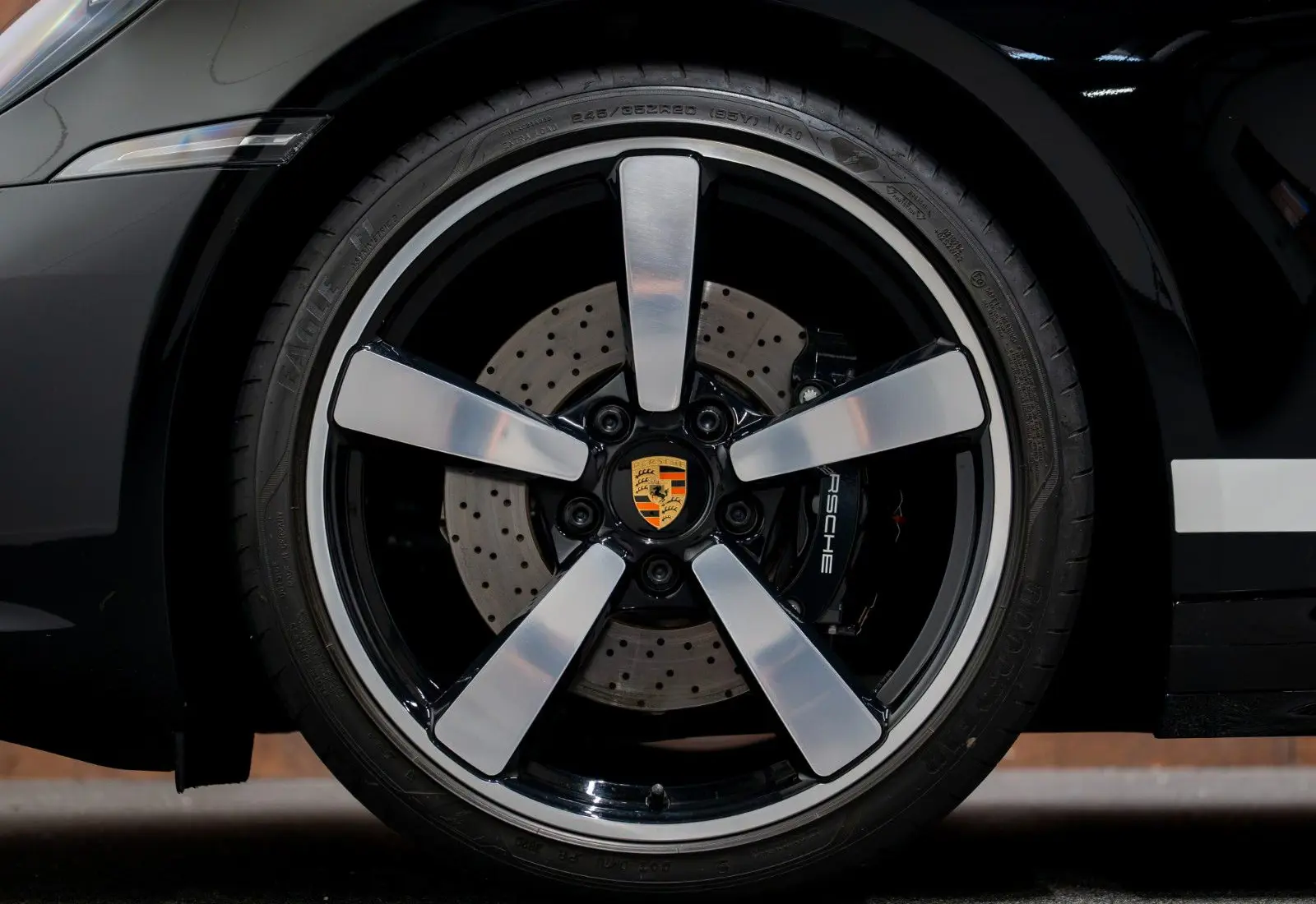 Porsche 911 Targa 4S Heritage Edition * 1 OF 992 * DESIGN *  - 174333