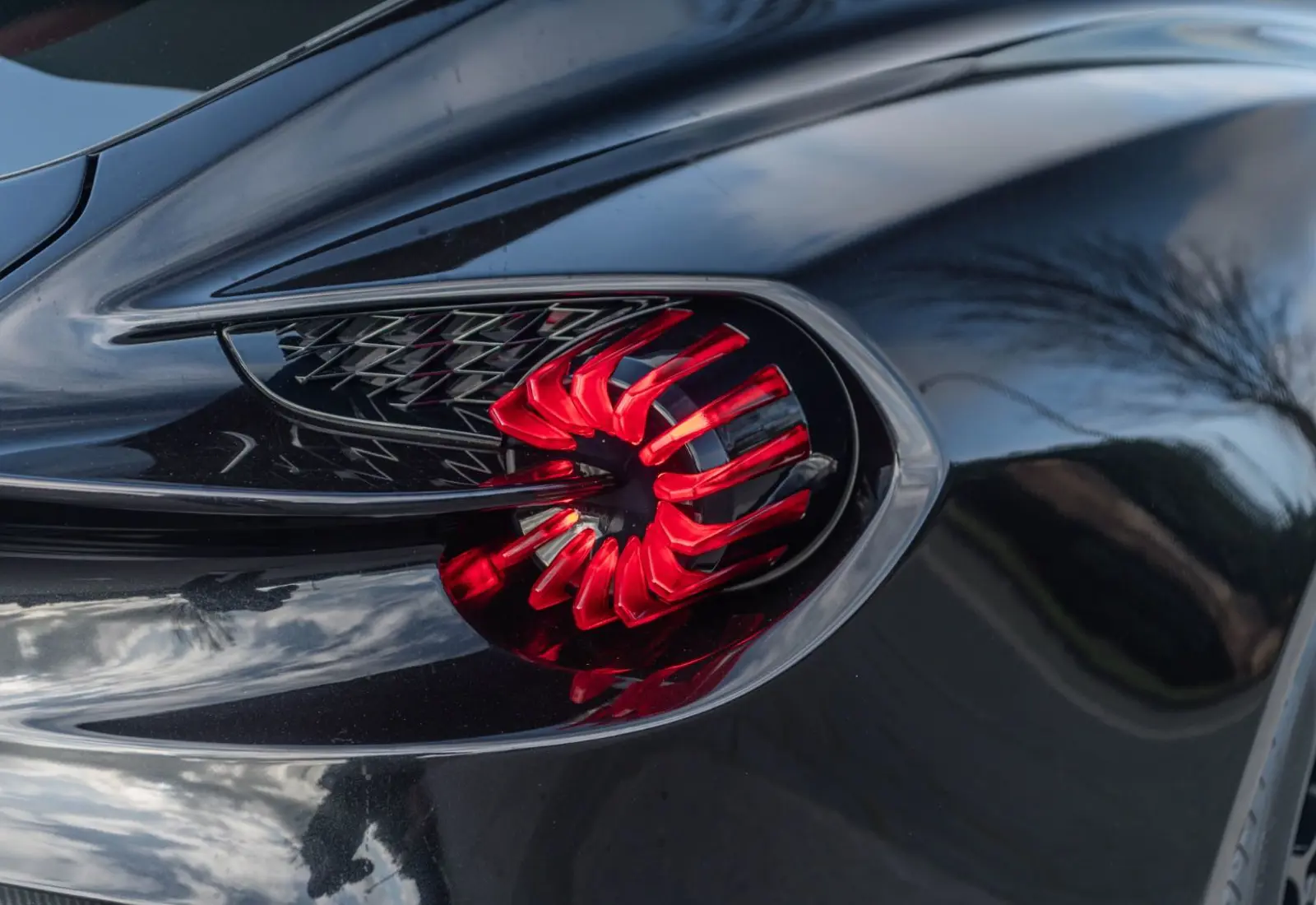 Aston Martin Vanquish Zagato Shooting Brake NEW SERVICE ! NEW - 125097