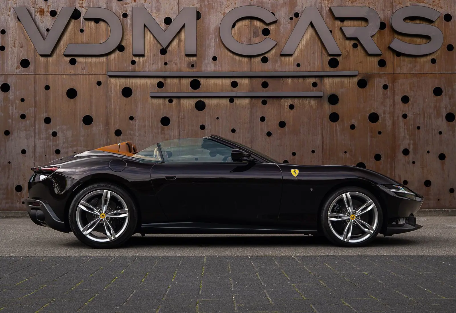 Ferrari Roma Spider * SPECIAL COLOR * VENT * VOLL * LP €345.000 - 171175