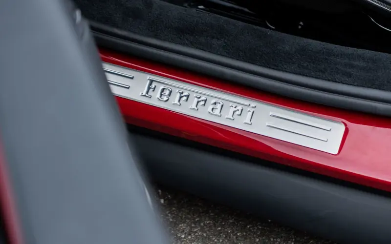 Ferrari 296 GTS * 1.HAND * ACC * CARPLAY * AFS * CONNECT * DAYTONA *  - 119206