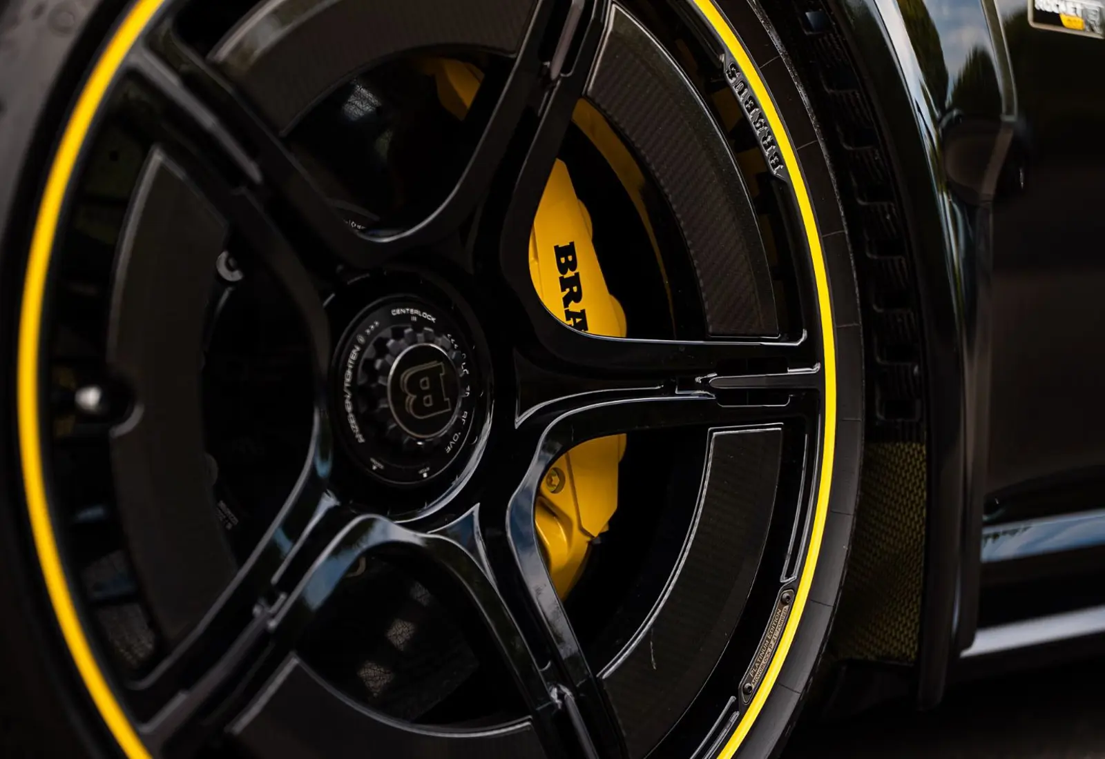 Porsche 992 BRABUS ROCKET R * 1 OF 25 * 900HP * CARBON * LIFT *  - 167453