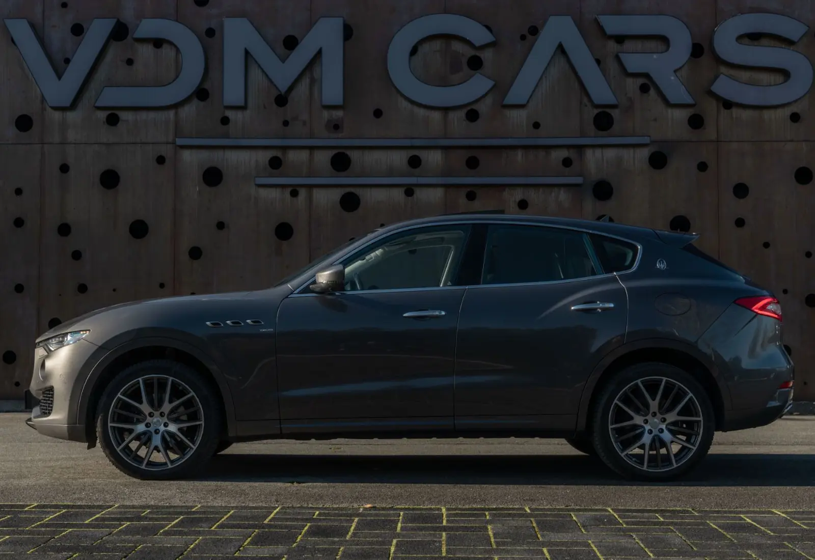 Maserati Levante Diesel * 1. HAND * SERVICE NEU * PANO * ACC * 360 - 126948