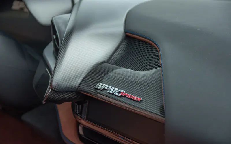 Ferrari SF90 Spider * CARBON(12x) * CARPLAY * LIFT * TWO-TONE *  - 119511