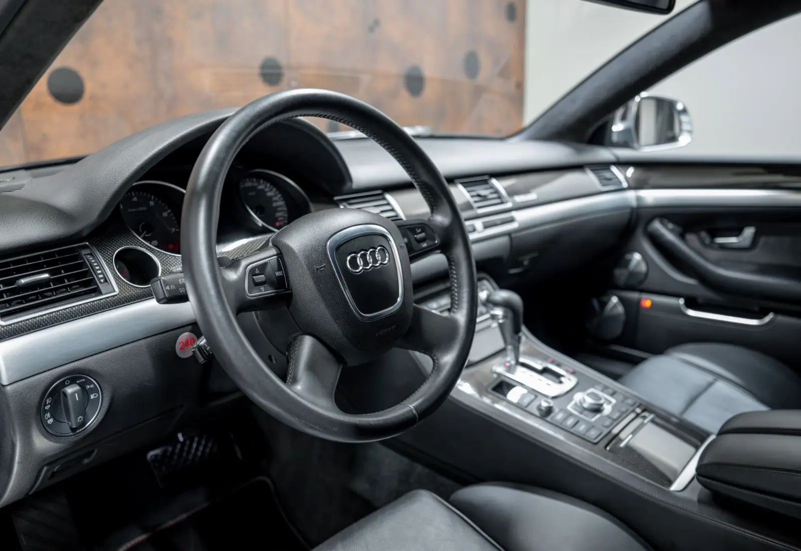 Audi S8 5.2 quattro * MASSAGE * LUFTFEDERUNG * CARBON *  - 168727