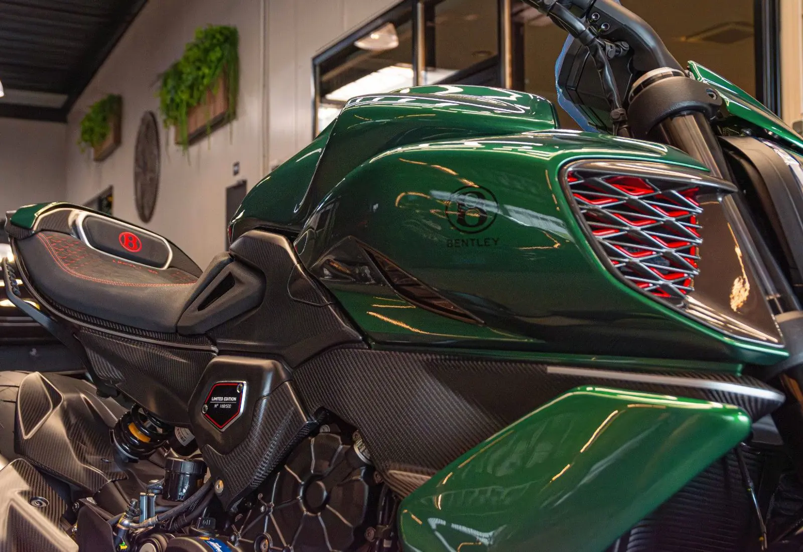 Ducati Diavel Bentley V4 * 1 OF 500 * LIMITED ED *  - 105471
