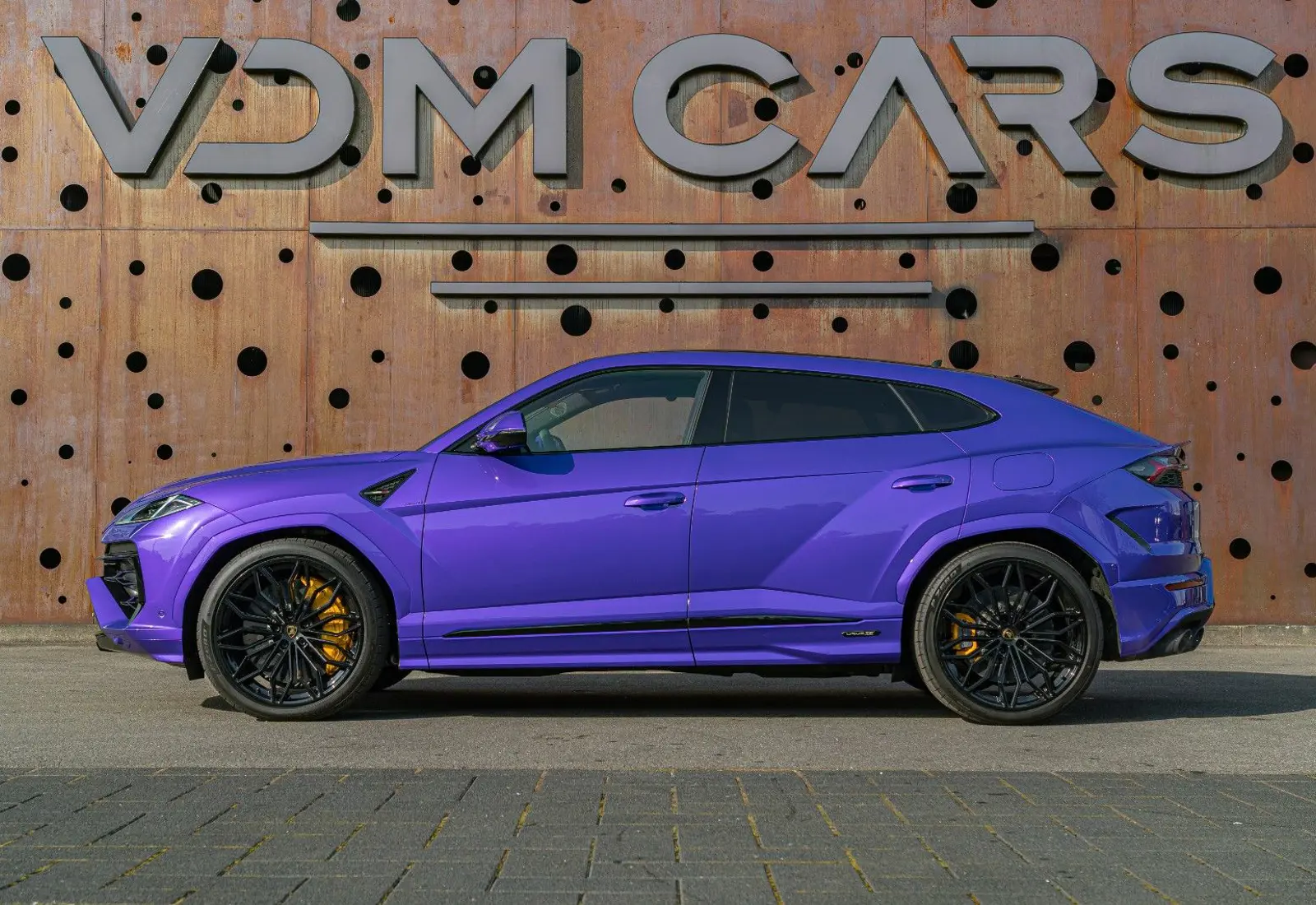 Lamborghini Urus SE * AD PERSONAM * VIOLA HONGKONG * MASSAGE * VOLL - 135978