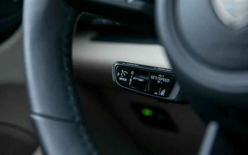 Porsche Macan Turbo Electric * INNO * P.DISPLAY * H.LENK * PANO - 115183