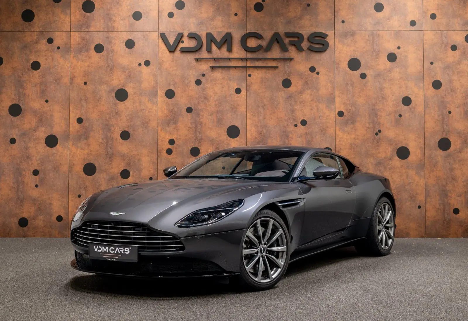 Aston Martin DB11 4.0 V8 * 9.564 km * INSPEKTION NEU * B&amp;O * 360 *  - 168050