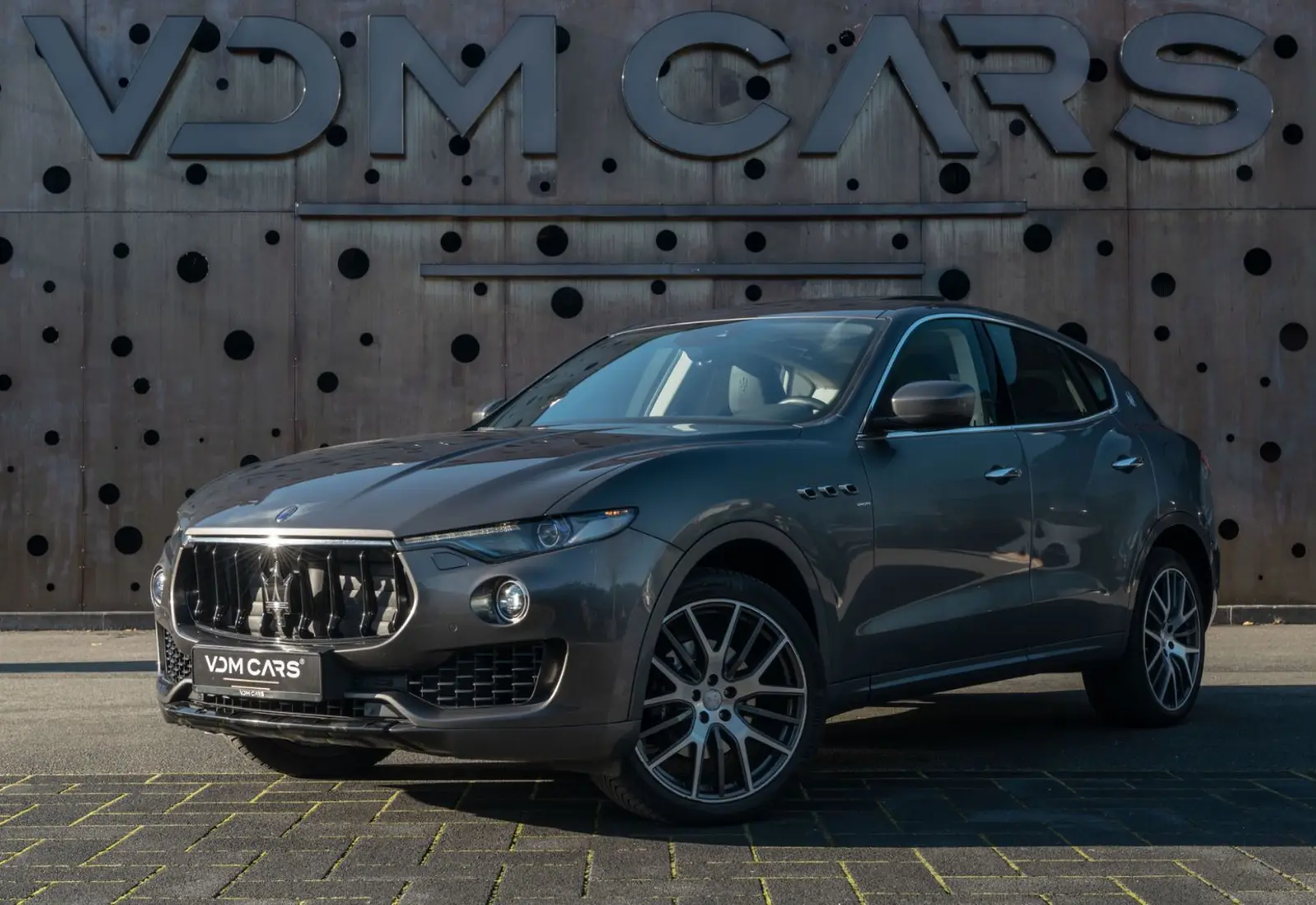Maserati Levante Diesel * 1. HAND * SERVICE NEU * PANO * ACC * 360 - 126942
