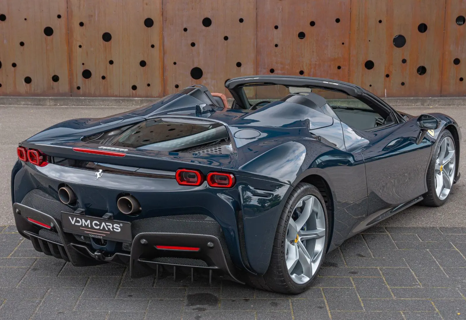 Ferrari SF90 Spider * CARBON(12x) * CARPLAY * LIFT * TWO-TONE *  - 126555