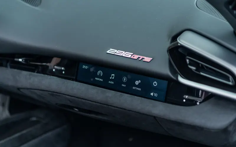 Ferrari 296 GTS * 1.HAND * ACC * CARPLAY * AFS * CONNECT * DAYTONA *  - 119209