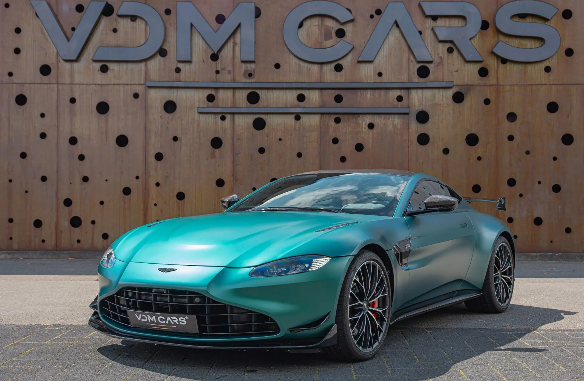 Aston Martin - V8 Vantage - 110247