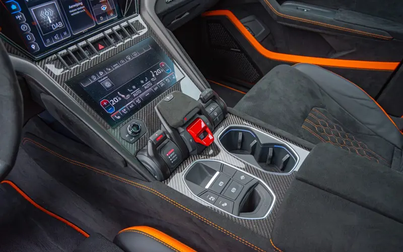 Lamborghini Urus 4.0 V8 Performante * AKRA * FULL CARBON * PANO *  - 105545