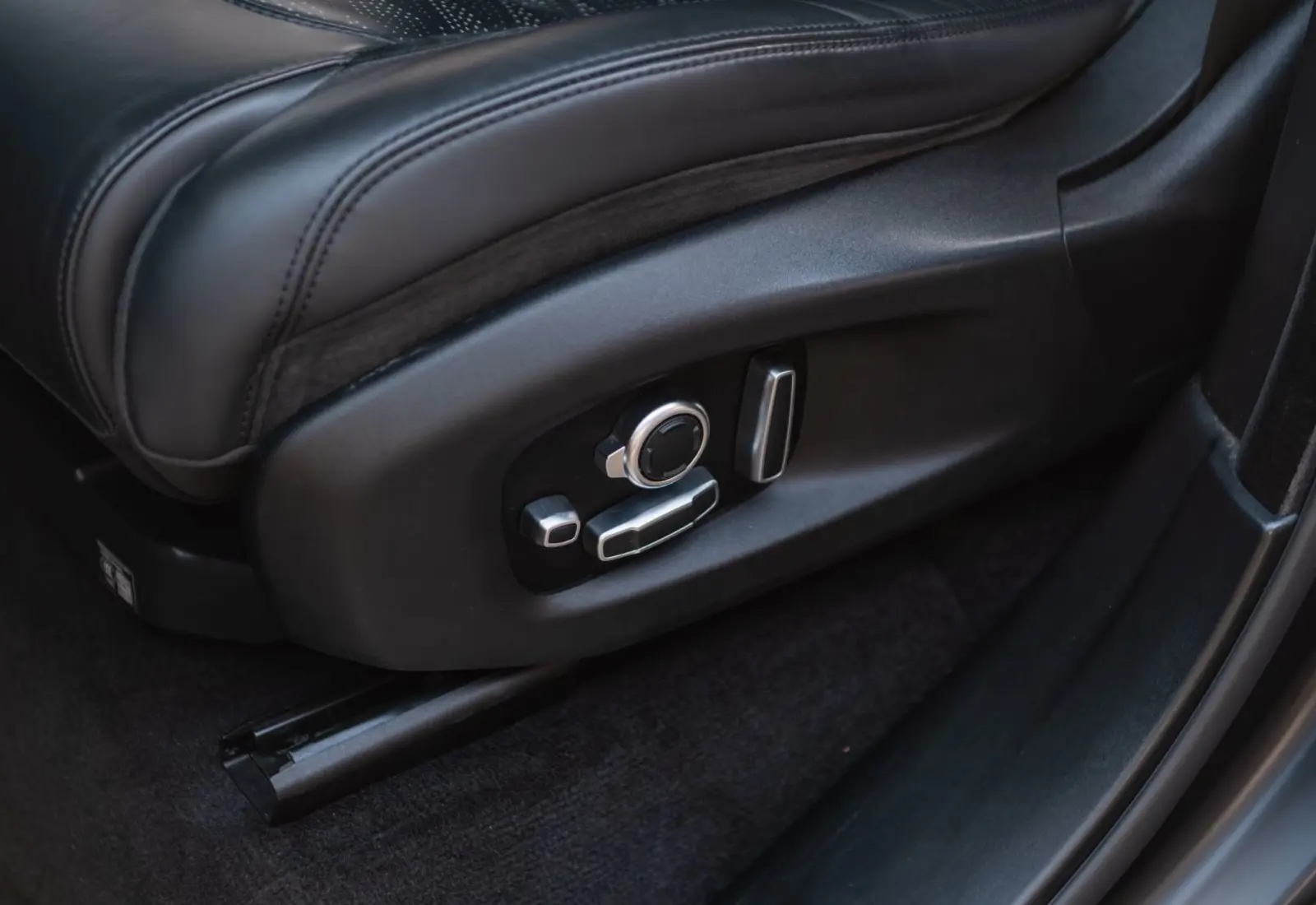 Land Rover Range Rover Sport SVR * SOFT-CLOSE * PANO * 360 * HUD *  - 125906