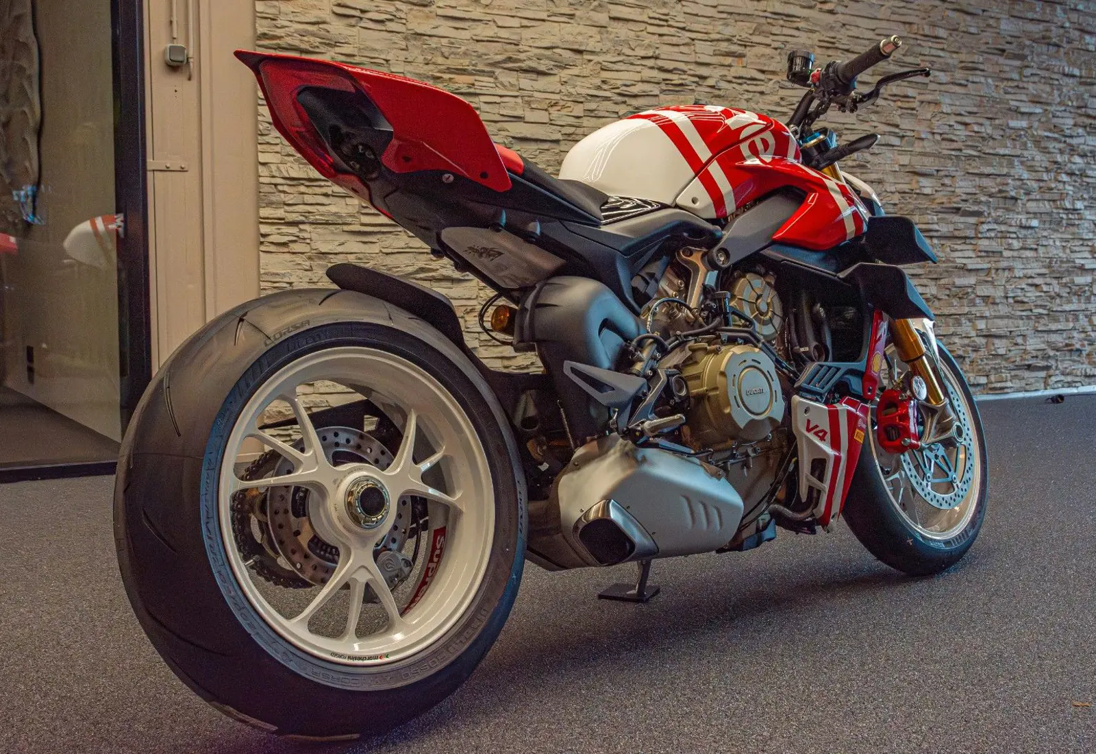 Ducati Streetfighter V4 Supreme. * 1 OF 250 LIMITED ED - 105559