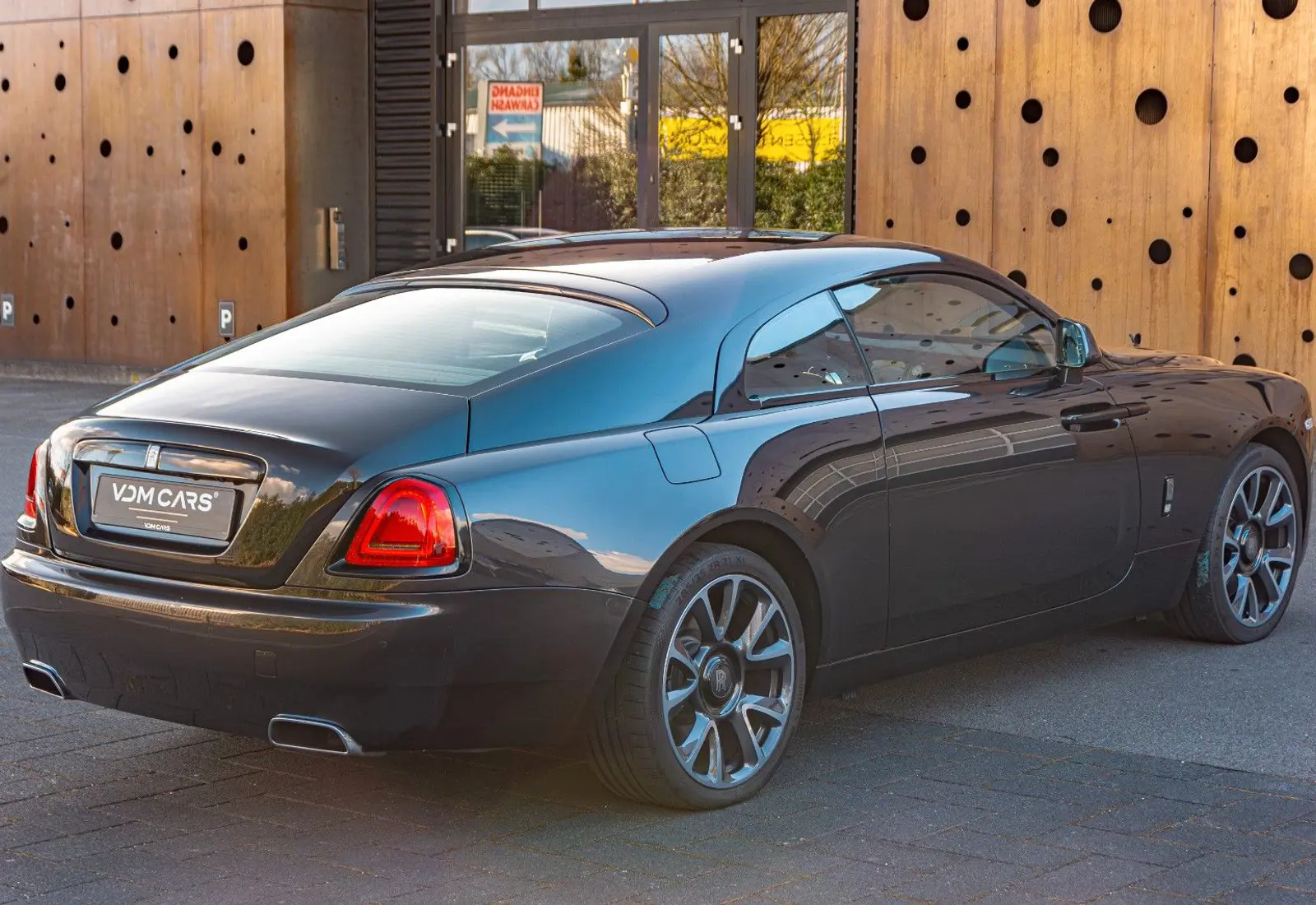 Rolls-Royce Wraith 6.6 V12 * MASSAGE * BESPOKE * DRIVE ASSIST+ *  - 113350