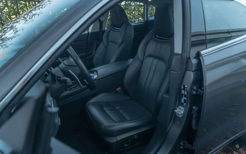 Maserati Levante Diesel * 1. HAND * SERVICE NEU * PANO * ACC * 360 - 122440