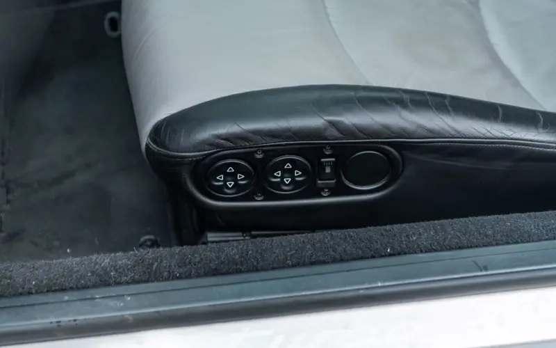 Porsche 993 Turbo * NEUE WARTUNG * TOP GEPFLEGT * SAMMLERST. *  - 131948