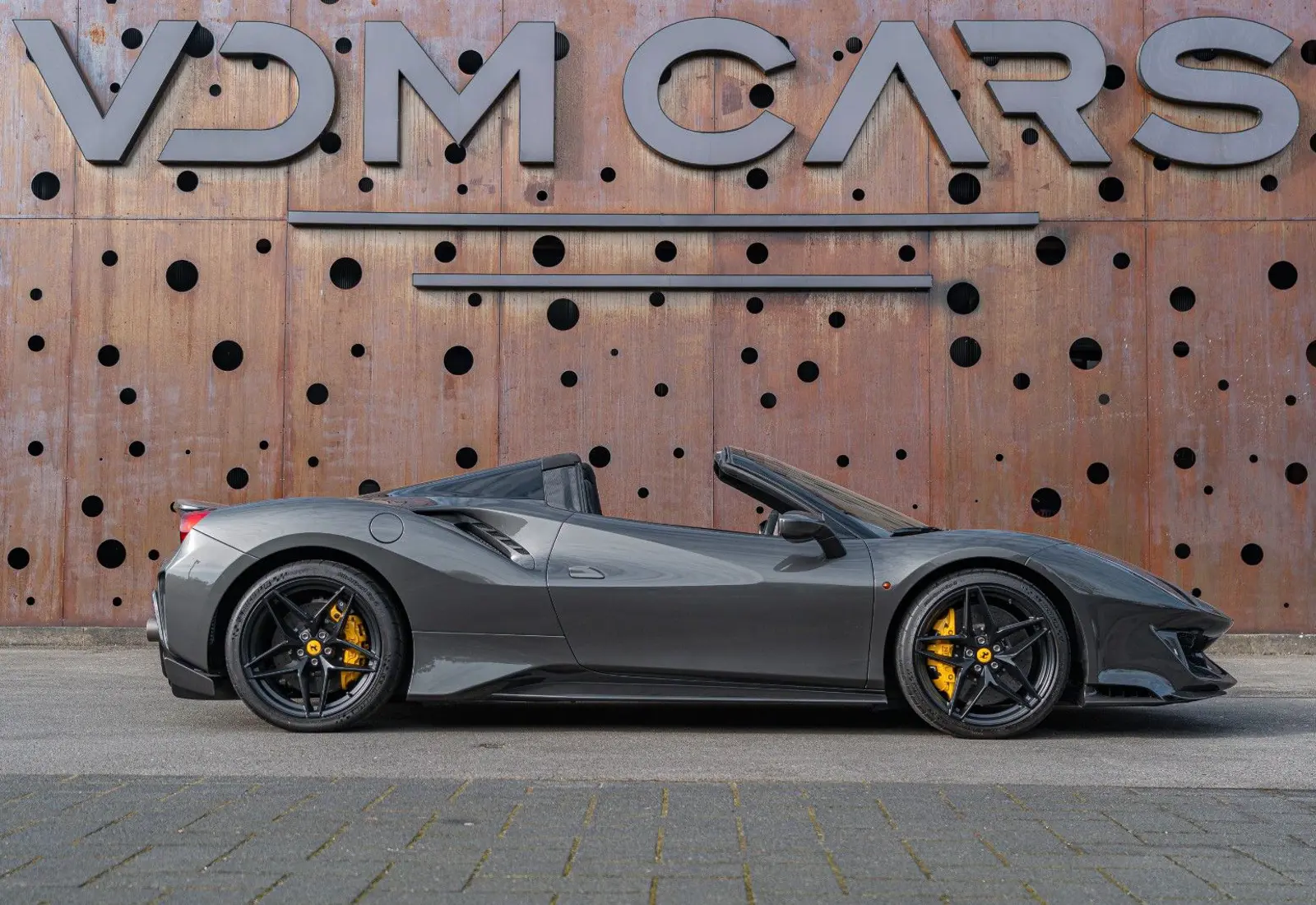 Ferrari 488 Pista Spider * CARBON 12X * 635KM * NEW SERVICE *  - 133208