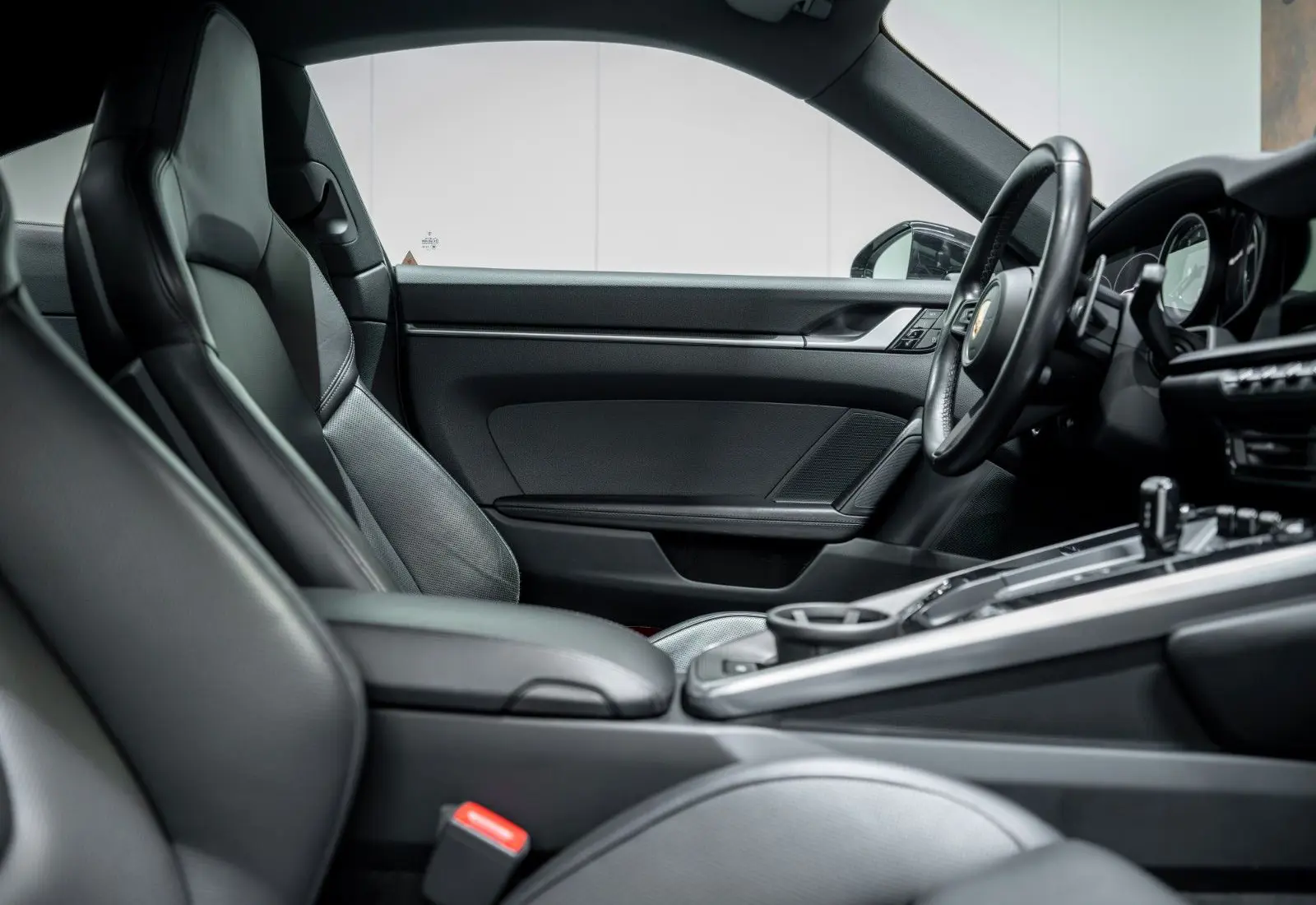 Porsche 992 Carrera 4S * 18-WEG * H.ACHSLENKUNG * SITZBELÜFT *  - 138476