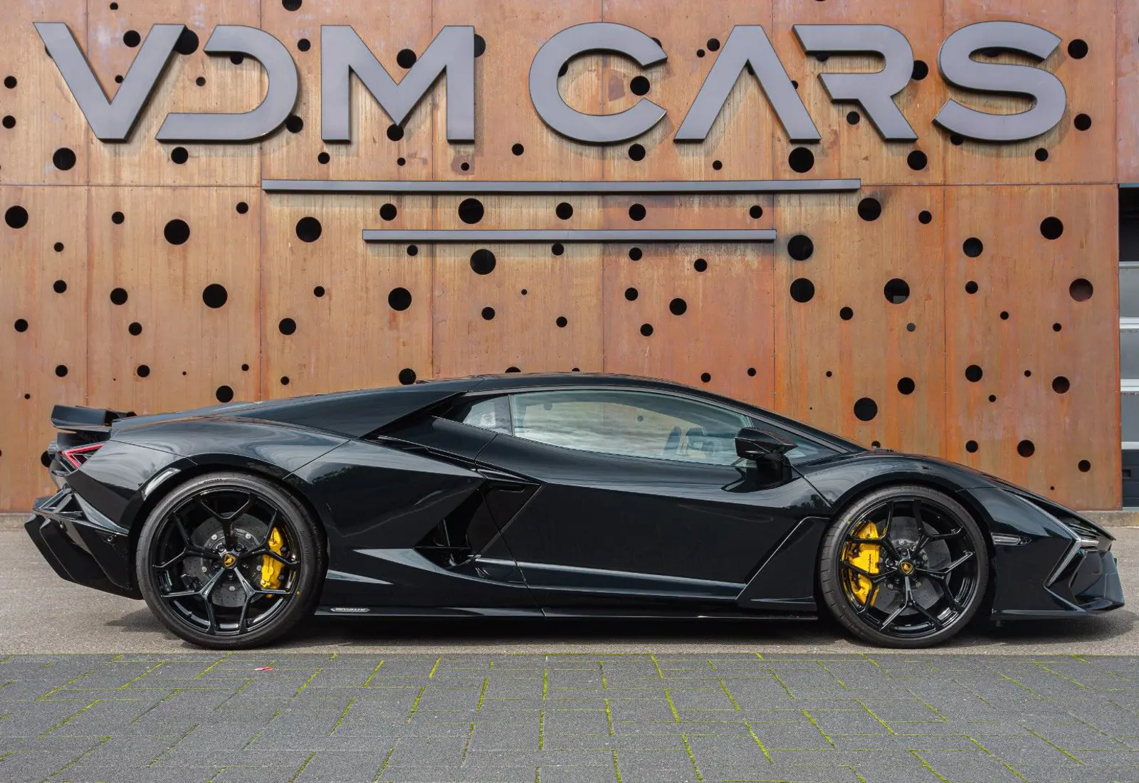 Lamborghini Revuelto 6.5 V12 * NEW CAR * AVAILABLE * BI COLOR - 126238