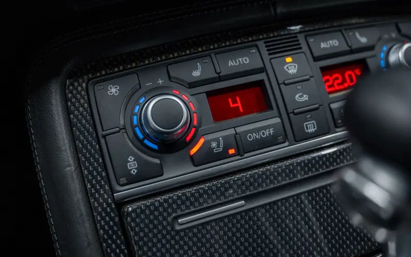 Audi S8 5.2 quattro * MASSAGE * LUFTFEDERUNG * CARBON *  - 168734
