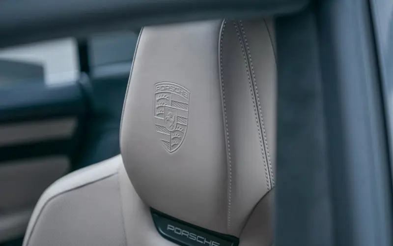Porsche Macan Turbo Electric * INNO * P.DISPLAY * H.LENK * PANO - 115176